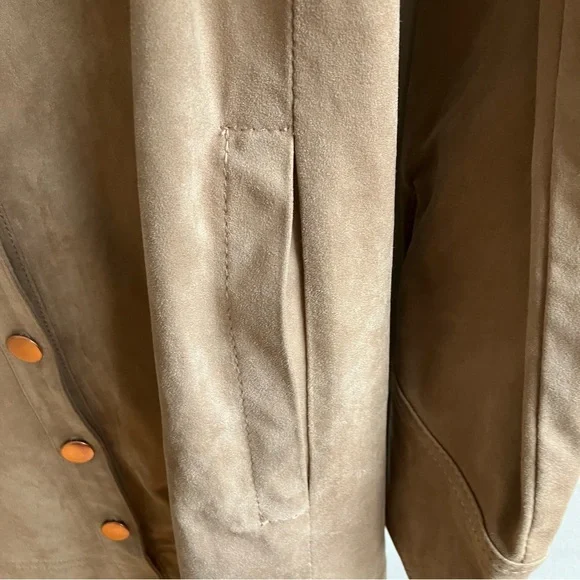 Free People Ari Faux Suede Shirt Jacket Size M Tan Rose Gold Buttons Boho Top - Picture 8 of 16